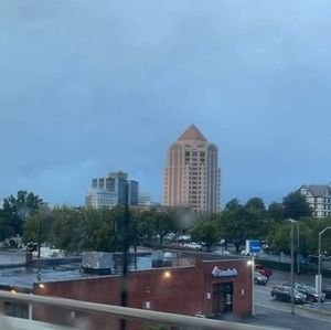 Meet your Posher, Josue lrnz